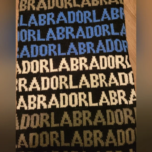 Labrador Scarf - Picture 4 of 6